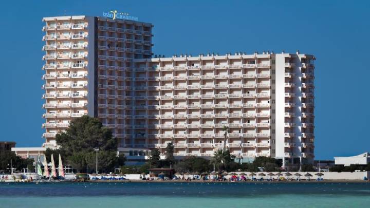 El Ministerio de Salud de Murcia investiga la intoxicación de más de 100 huéspedes en un hotel de La Manga
