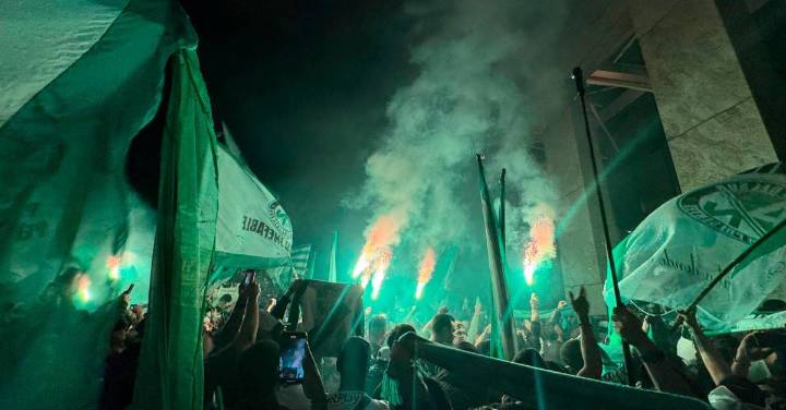 Video | Como si estuvieran en Medellín: así fue el tremendo banderazo de miles de hinchas de Nacional en Sao Paulo