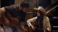 Carín León y Kacey Musgraves trascienden fronteras con su colaboración en “Lost in Translation”
