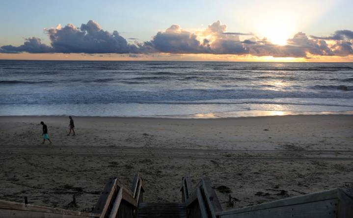 Outer Banks braces for Hurricane Erin storm surges, orders evacuations