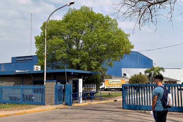 Inspeccionarán el predio de Laboratorios Ramallo tras las imágenes de ampollas descartadas a cielo abierto