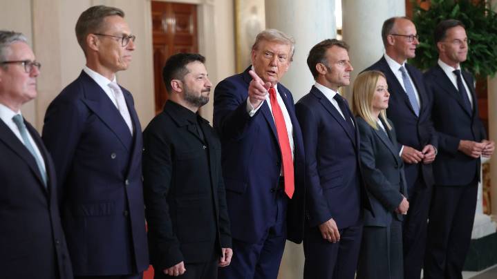 Trump calls Putin during Ukraine summit at White House