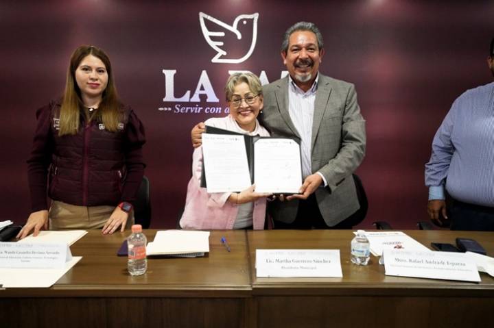 CON LA INSTALACIÓN DE LA COMISIÓN “EL PODER DE ALFABETIZAR” SE BUSCA ERRADICAR EL ANALFABETISMO EN LA PAZ