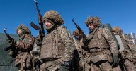 Unos 650.000 hombres en edad de combatir habrían huido de Ucrania
