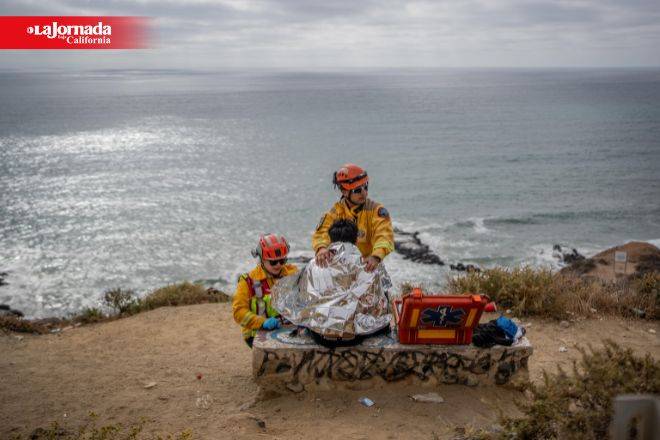 Joven pescador cae de un acantilado al mar en La Joya