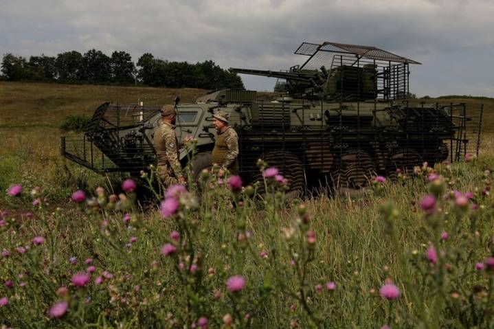 EU leaders say Ukraine should have freedom to decide its future