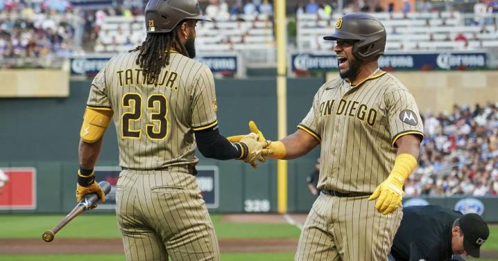 Díaz homers twice as Padres beat Twins 12