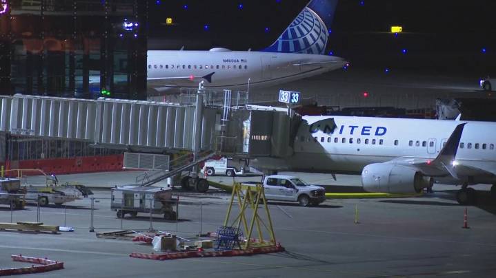 2 people sent to hospital after flight from Houston diverted to Austin due to turbulence
