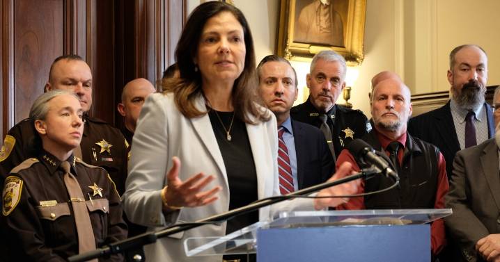 Ayotte taps Bryan Gould, a lawyer with Republican Party ties, for state Supreme Court
