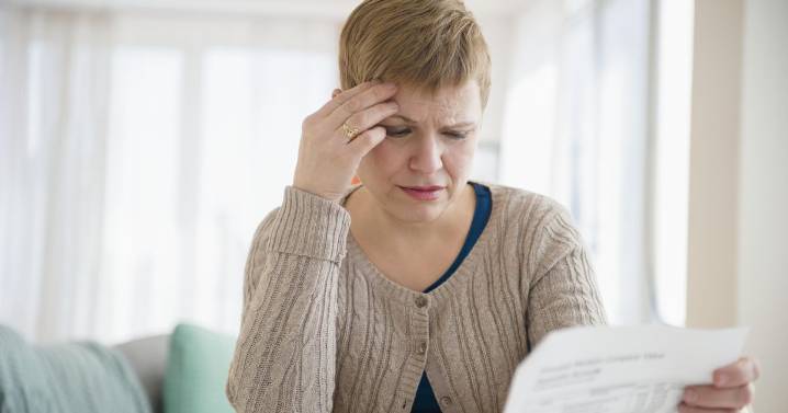 DWP payments of £749 may be on offer to those who struggle to read
