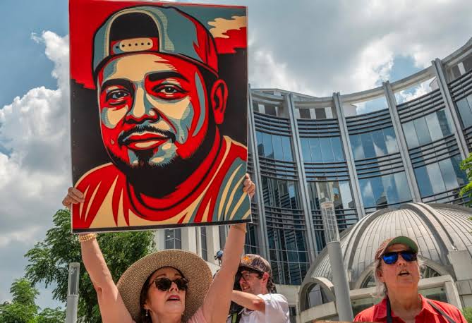 Jueza Federal exige que Kilmar Ábrego García permanezca en EEUU e impugna su deportación a Uganda