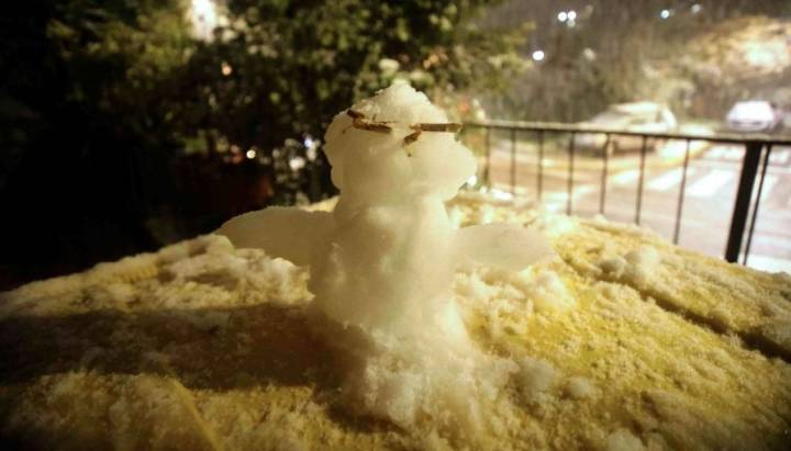 Iván Torres confirma que hoy sigue la lluvia y la nieve en Santiago