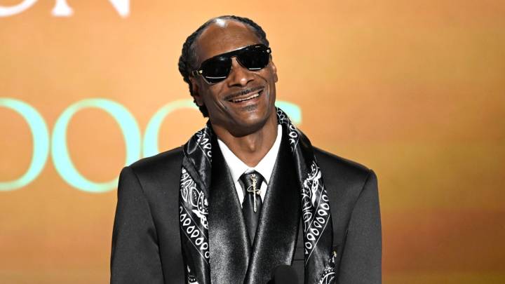 Snoop Dogg Sells Burnt Out Blunt Art For Six Figure Amount
