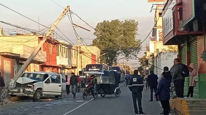 Suspenden servicio del Trolebús Chalco-Santa Martha por choque de particular