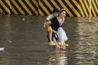 10 dead, 33 missing in China flooding