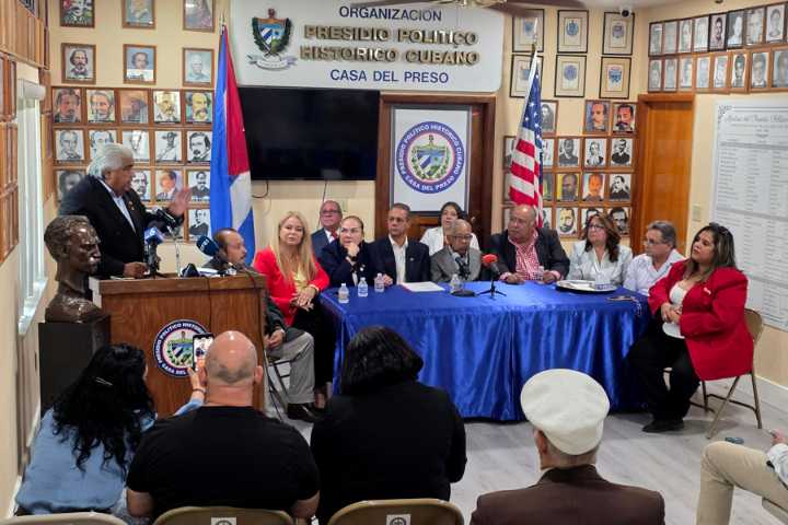 Grupos conservadores latinoamericanos avalan despliegue militar de EE.UU. cerca de Venezuela