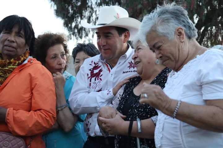 Apoyos agropecuarios en Villa de Tezontepec