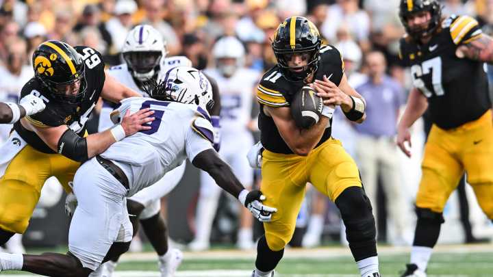 Leistikow: Mark Gronowski disappoints in Iowa football debut vs Albany