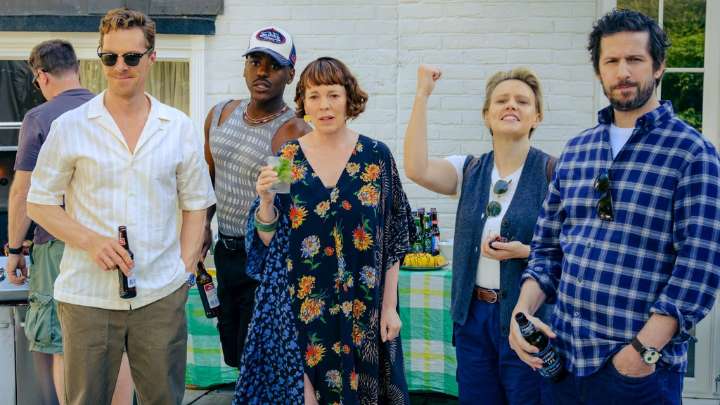 Olivia Colman in awe of Andy Samberg and Kate McKinnon's improv skills on set of The Roses
