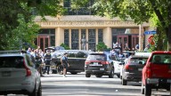 Confirman dos niños muertos y 17 heridos tras el tiroteo en una escuela católica de Minneapolis