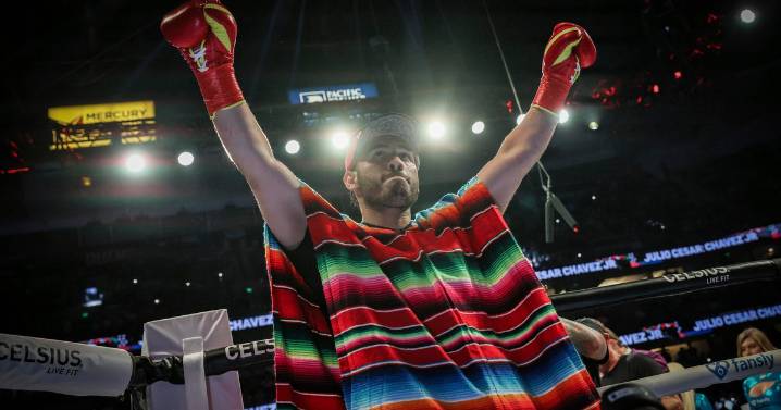 Boxer Julio César Chávez Jr. to stand trial in Mexico over alleged cartel ties, judge rules