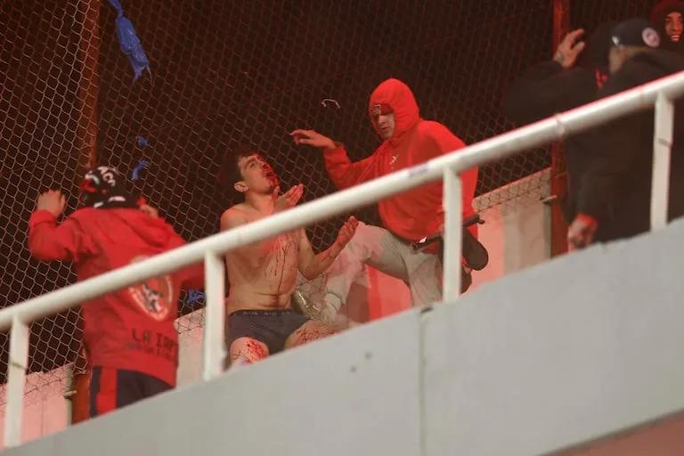 Masacre en Avellaneda: partido Independiente‑U. de Chile cancelado por violencia extrema