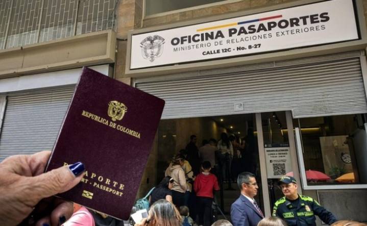 Contrato de pasaportes, un quemadero jurídico y político para el Gobierno