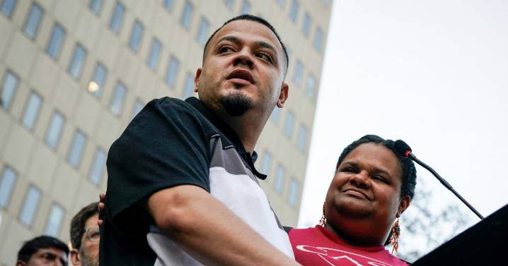 Kilmar Abrego Garcia taken into ICE custody, but judge blocks deportation for now