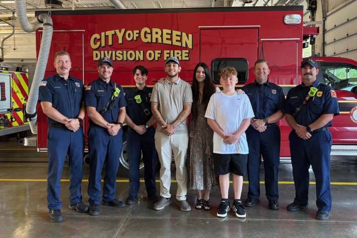 Mom Gave Birth Early After Going into Cardiac Arrest. Now She's Thanking Medics