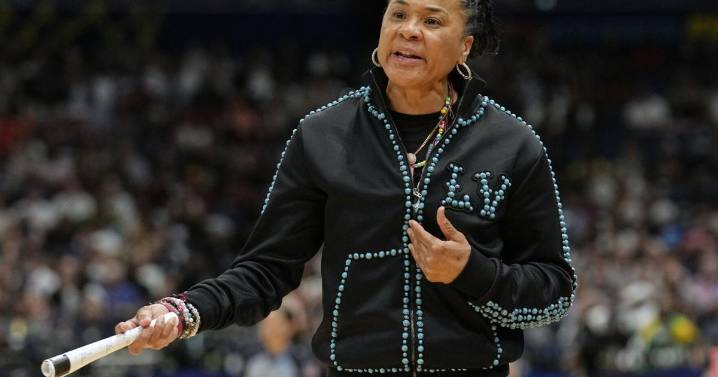 Staley says she would have left South Carolina for Knicks coaching job