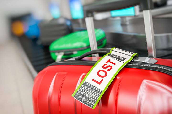 There Are Warnings About the ‘Bag Tag Scam.’ But Is It Really a Scam?