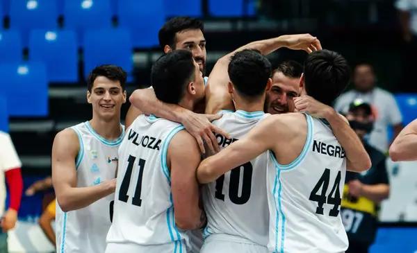 Histórico triunfo de Argentina en el último minuto para clasificar en la Americup
