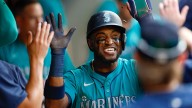 Seattle Mariners recall Victor Robles, DFA Dylan Moore