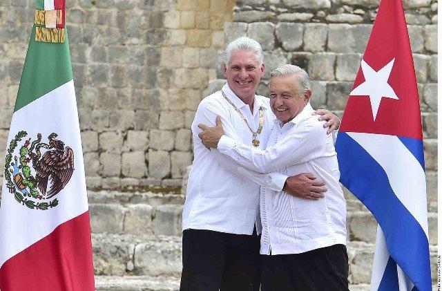 También regala la 4T libros de texto a Cuba
