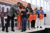 Lemus entrega 600 kits para menores con Diabetes Tipo 1