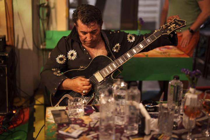 Teacher fights discrimination against the Roma people, one Elvis song at a time