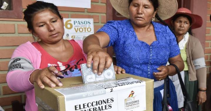 Elecciones en Bolivia: el Tribunal Electoral calificó de «tranquila» la primera mitad de la jornada electoral