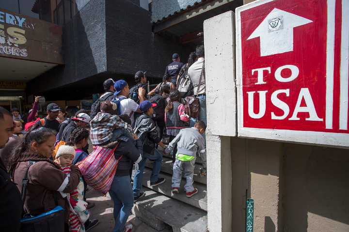 Trump orders new census to exclude illegal immigrants