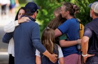Hombre abre fuego en una misa en una escuela católica en Minneapolis, hay muertos y heridos