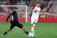 Huracán de Leo Gil se derrumba en cinco minutos y Once Caldas avanza a 4tos de la Copa Sudamericana