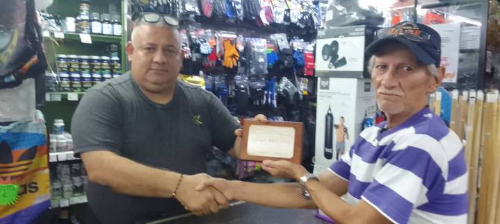Fútbol regional reconoce labor altruista de Jorge Sánchez