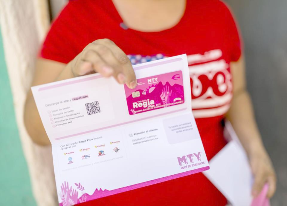 Inicia Monterrey entrega de la Tarjeta Regia Plus