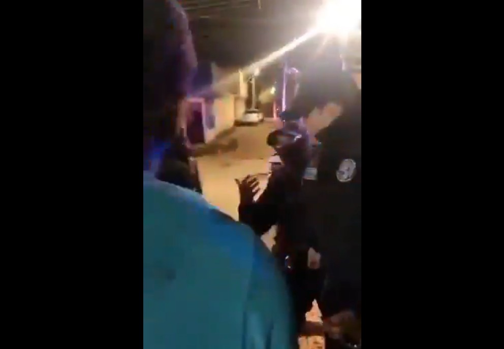 Conflicto en San Antonio Abad: policía y familia se enfrentan a golpes