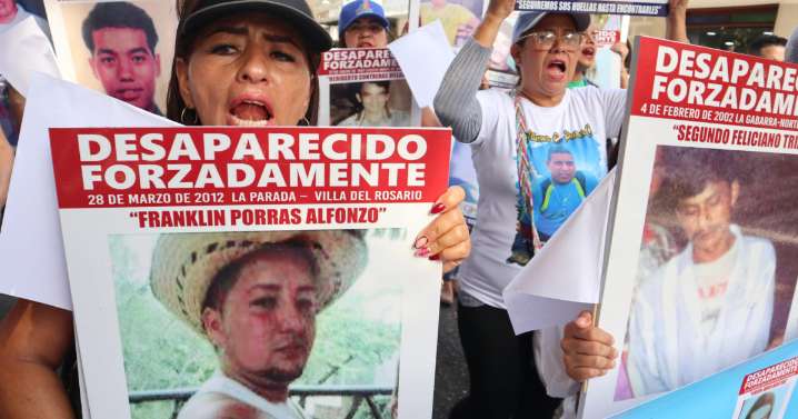 El dolor y el clamor por justicia marcan en Colombia el Día de Víctimas de Desapariciones