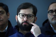 Bloomberg lapida gestión de Gabriel Boric y la califica como "decepción política"