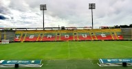 Continúa el mejoramiento del gramado en el Manuel Murillo Toro para el partido Tolima