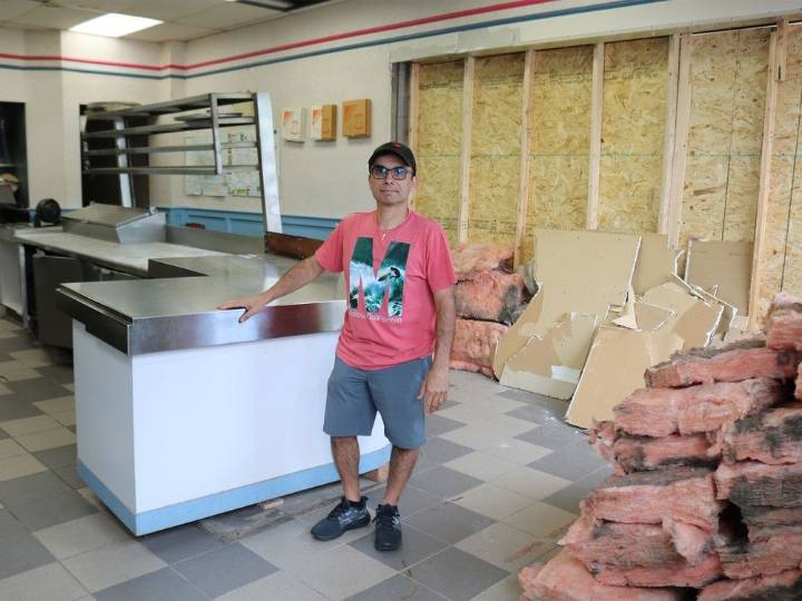 Tata's Pizza remains closed after car smashed through building