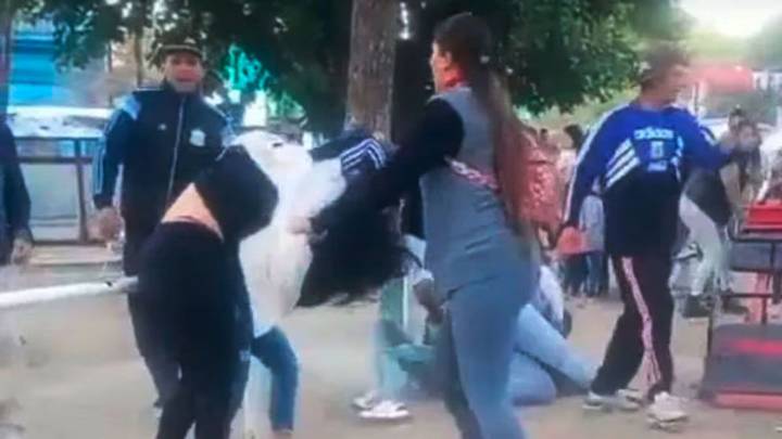 Violenta pelea entre madres en San José del Rincón dejó siete heridas y dos policías agredidos