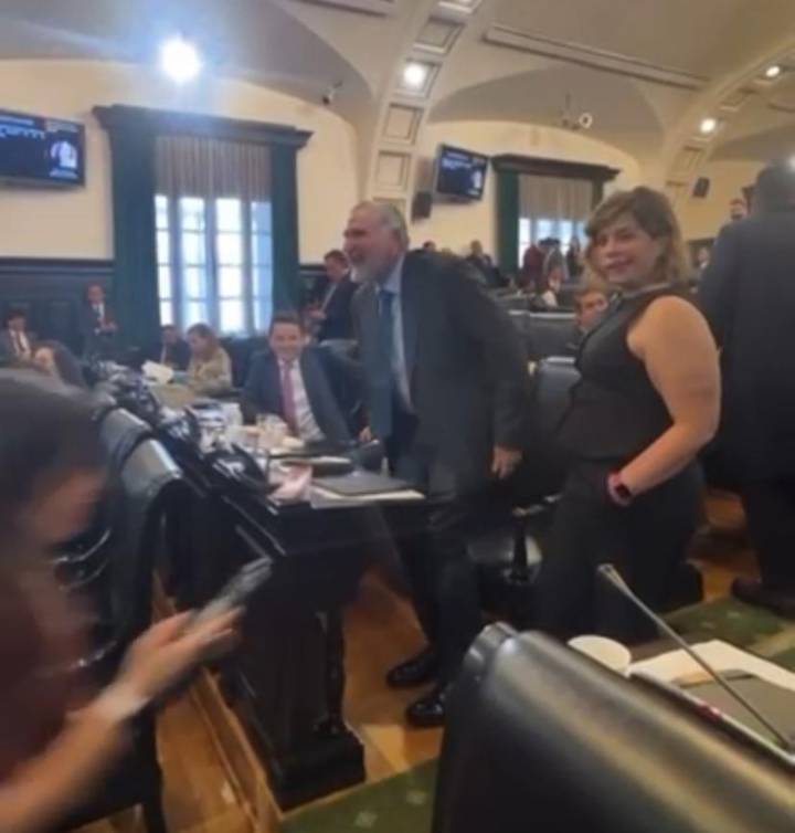 Exhibe Lilly Téllez a Adán Augusto en transmisión  en vivo; “narco”, acusa;  morenistas enfurecen