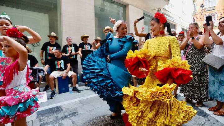Una 'influencer' desvela el motivo por el que los trajes de flamenca llevan lunares: "Fue un fallo"